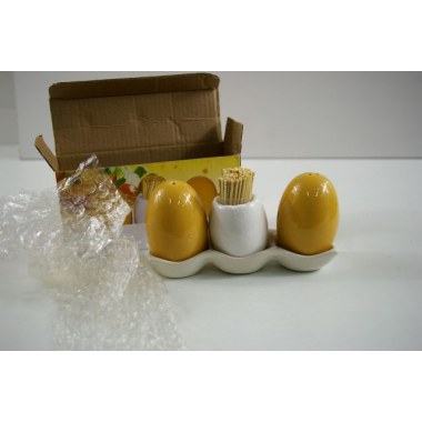 Święta wiel.- przybornik solniczka+pieprzniczka+stojak na wykałaczki ceramiczny jajka z podstawką w pud.